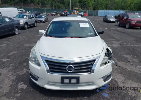 2015 Nissan Altima 2.5/2.5 S/2.5 Sl/2.5 Sv z USA, uszkodzony, nr VIN 1N4AL3AP3FC232582